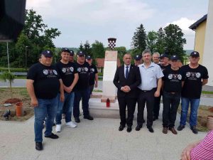 image-0-02-04-d4efa0ca8e039bde876744fc275dd5fdf3cf426f29b755ab757bd985b0ba9b1c-V