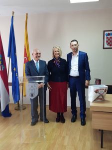 IMG-7c13a9b3cf7bcd9aa2e7e003e4150d8d-V